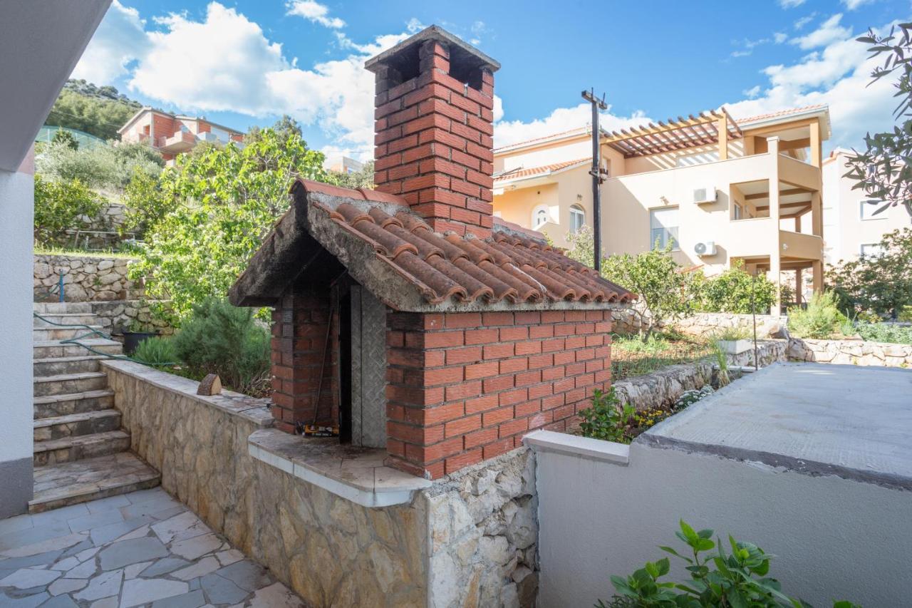 Apartments By The Sea Poljica, Trogir - 19316 Marina Exterior photo