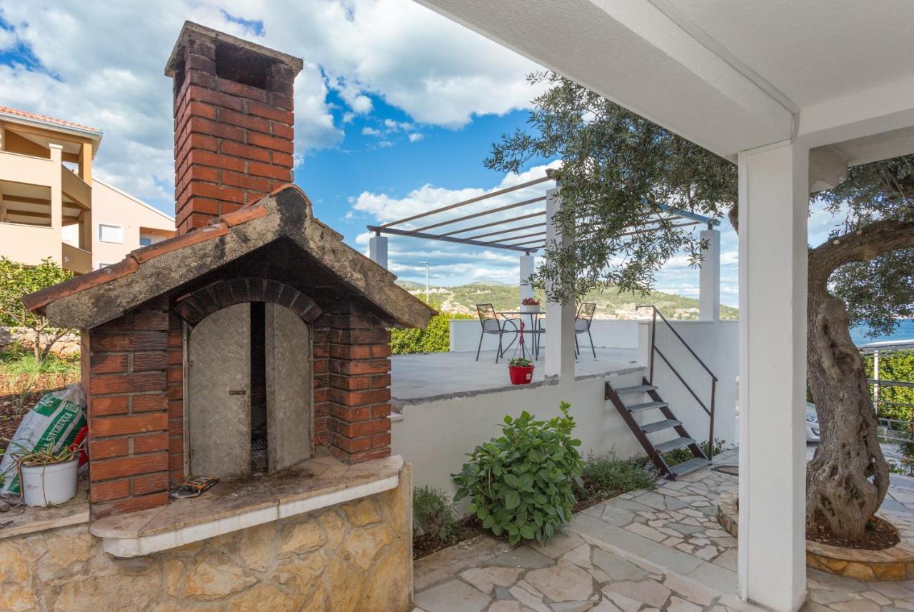 Apartments By The Sea Poljica, Trogir - 19316 Marina Exterior photo