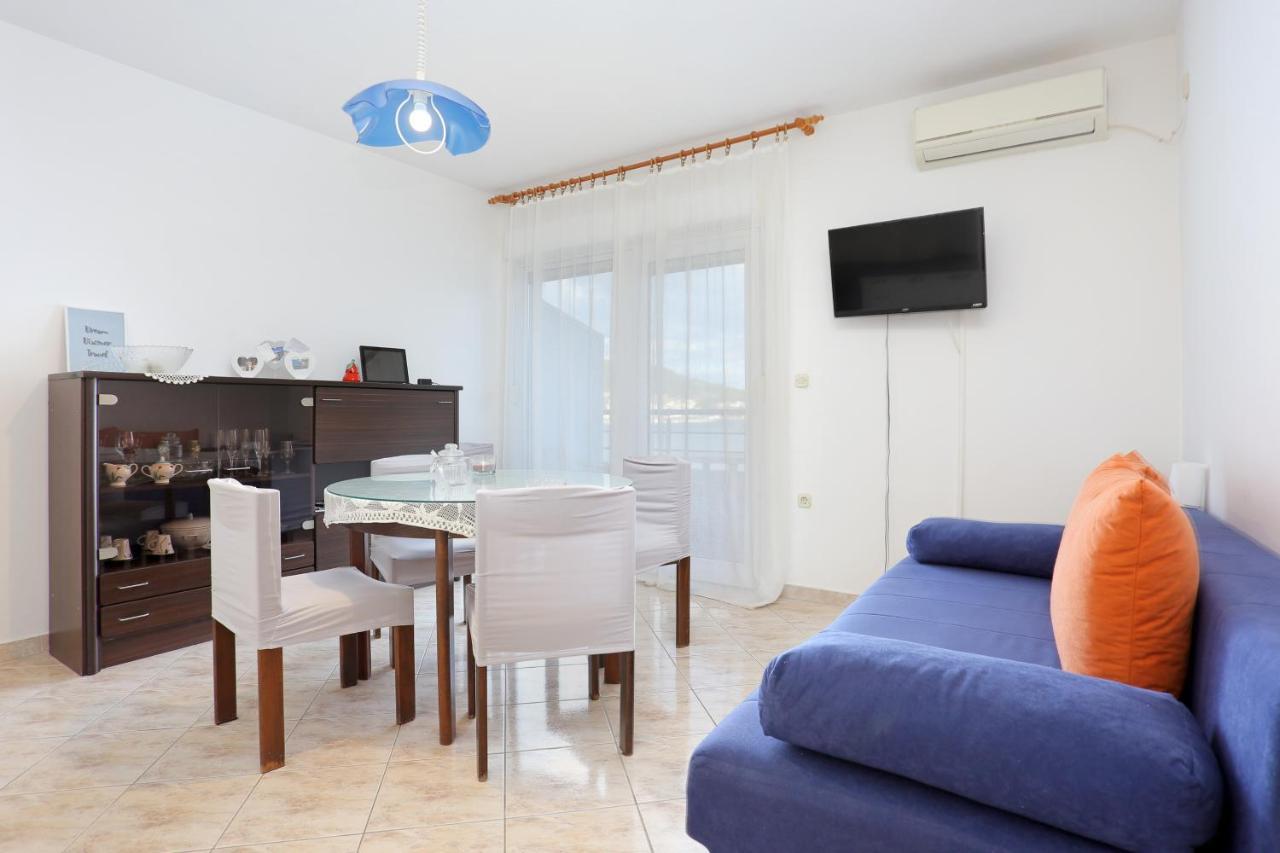 Apartments By The Sea Poljica, Trogir - 19316 Marina Exterior photo